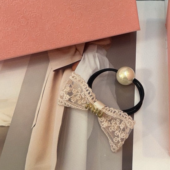 CHANEL SCRUNCHIE IN BEIGE LACE AND SPANDEX FABRIC 250457