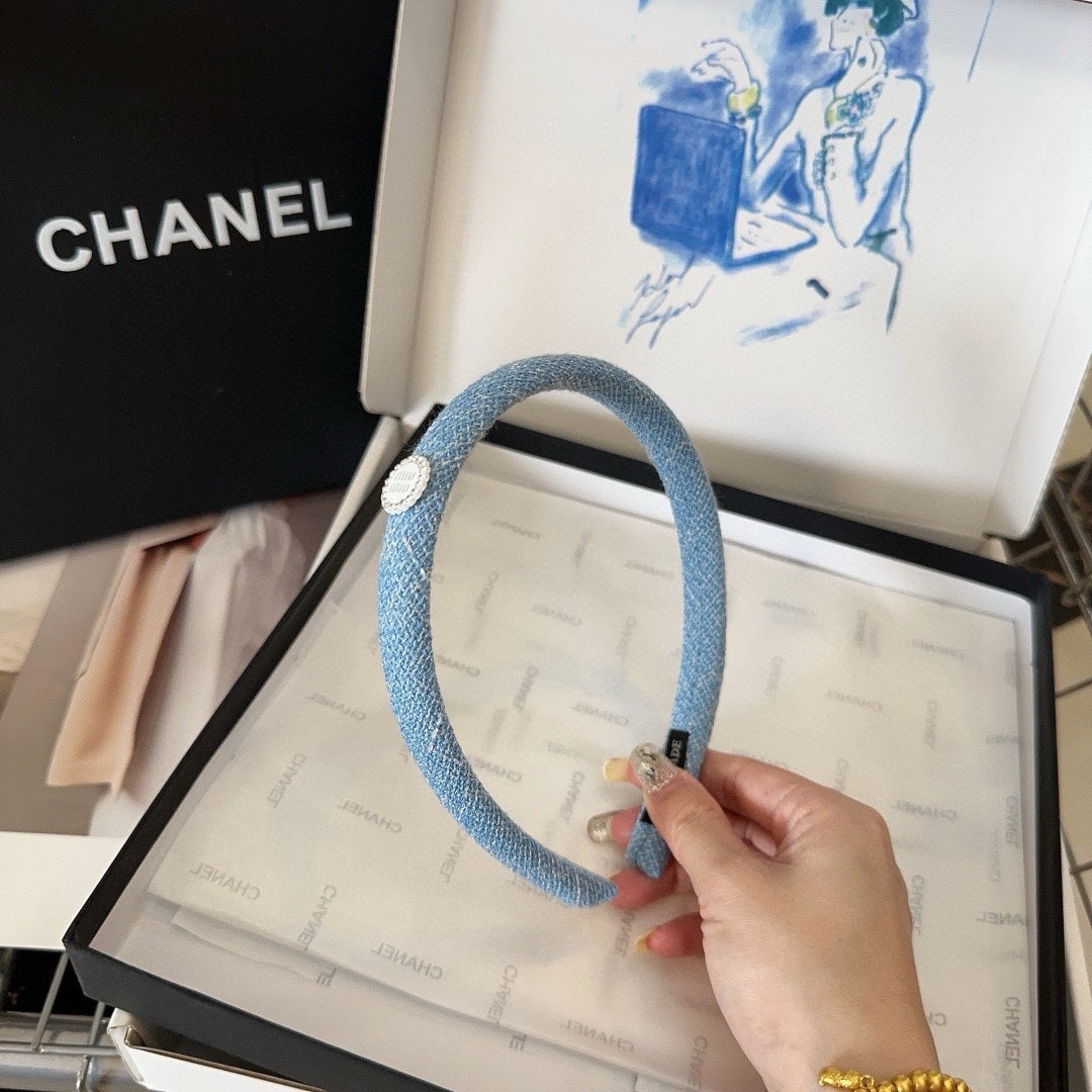CHANEL HEADBAND IN SKY BLUE TWEED CRYSTALS LOGO 407888