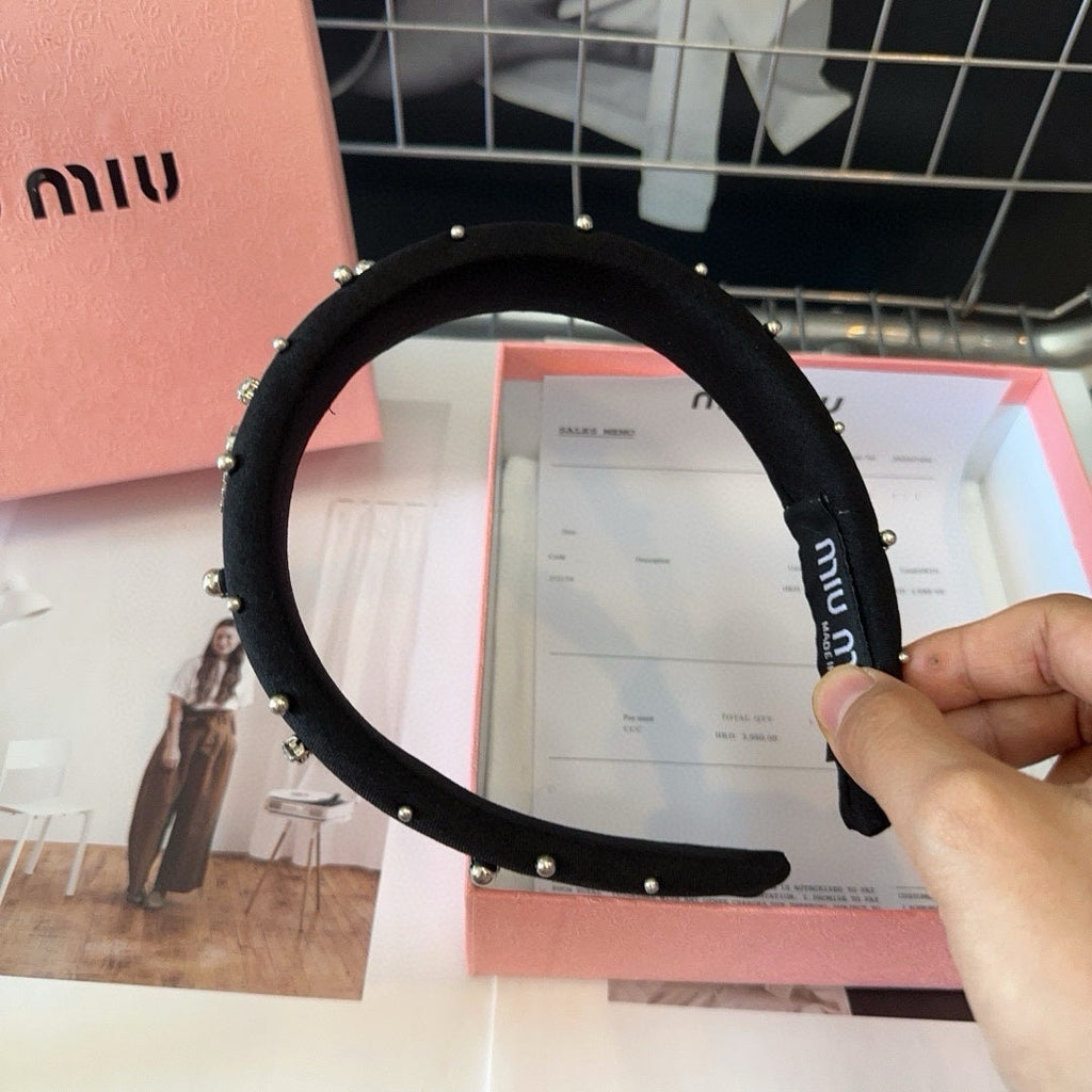 CHANEL THICK HEADBAND ATTACHED BEADED IN BLACK FABRIC 429361