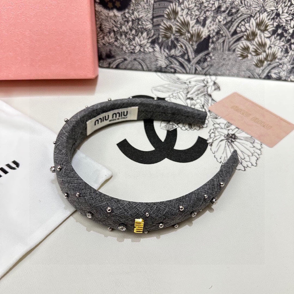 CHANEL THICK HEADBAND IN GRAY FABRIC ATTACHED RHINESTONES 338951