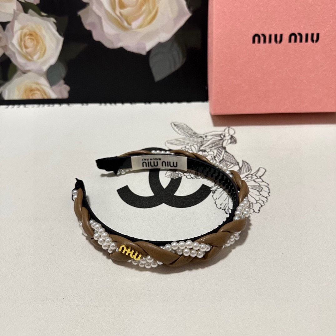 CHANEL HEADBAND IN GOLDEN BROWN CALFSKIN MIX PEARL CHAIN 347679