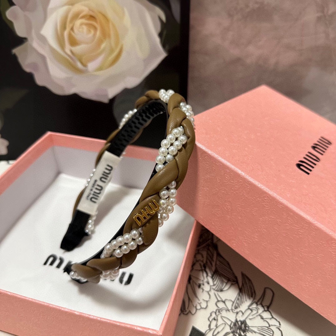 CHANEL HEADBAND IN GOLDEN BROWN CALFSKIN MIX PEARL CHAIN 347679