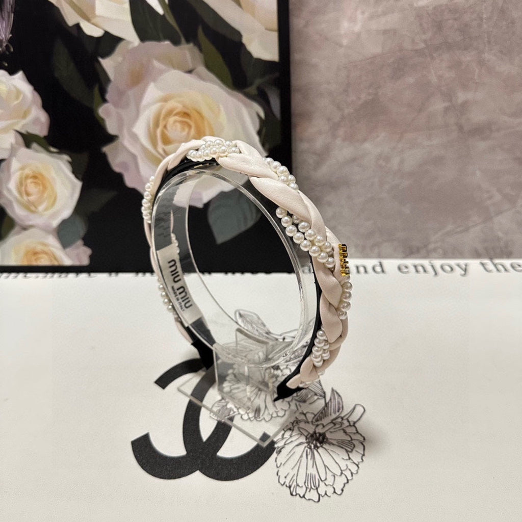 CHANEL HEADBAND IN WHITE CALFSKIN MIX PEARL CHAIN 347681