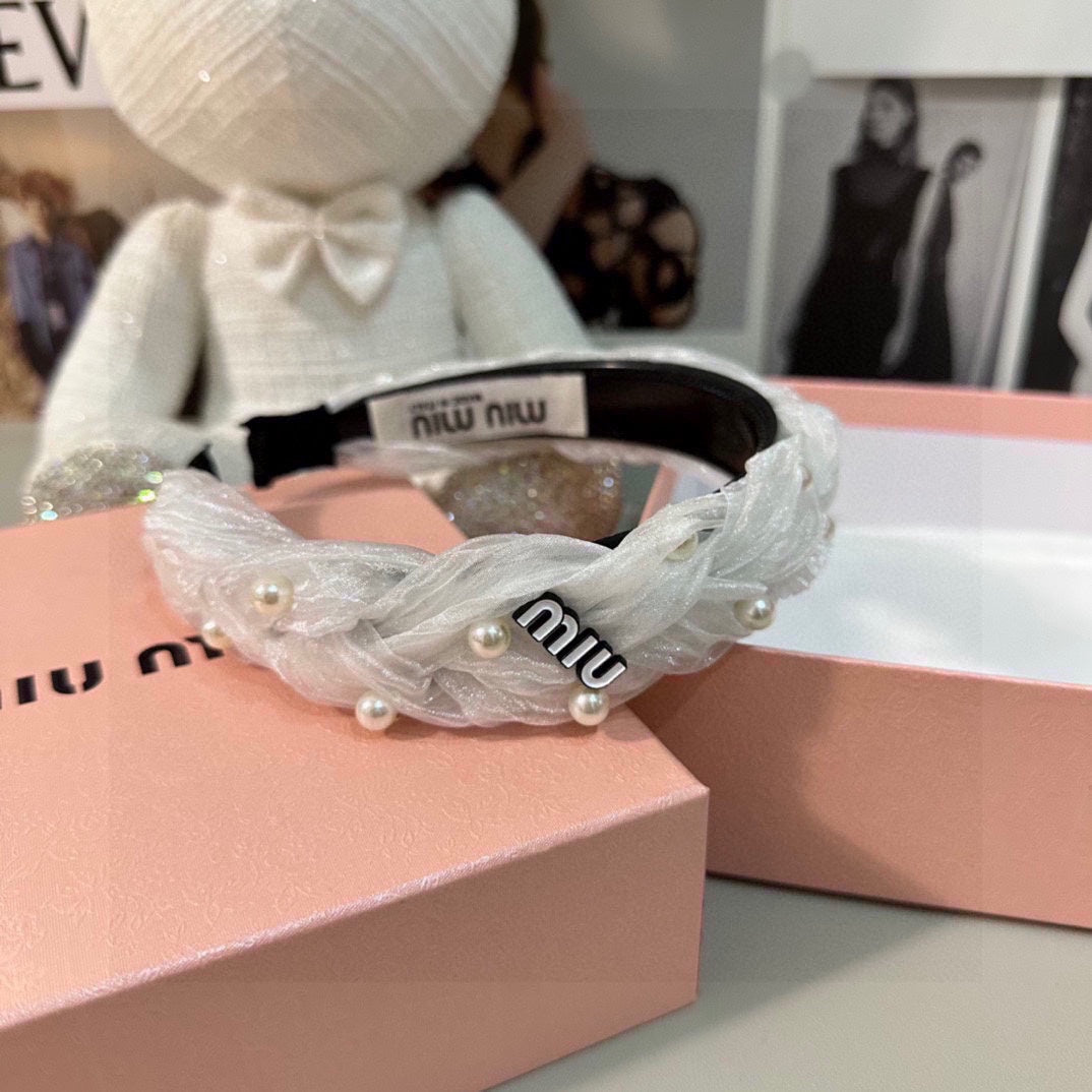 CHANEL HAIR BAND IN WHITE CHIFFON PEARL-EMBELLISHED 395326