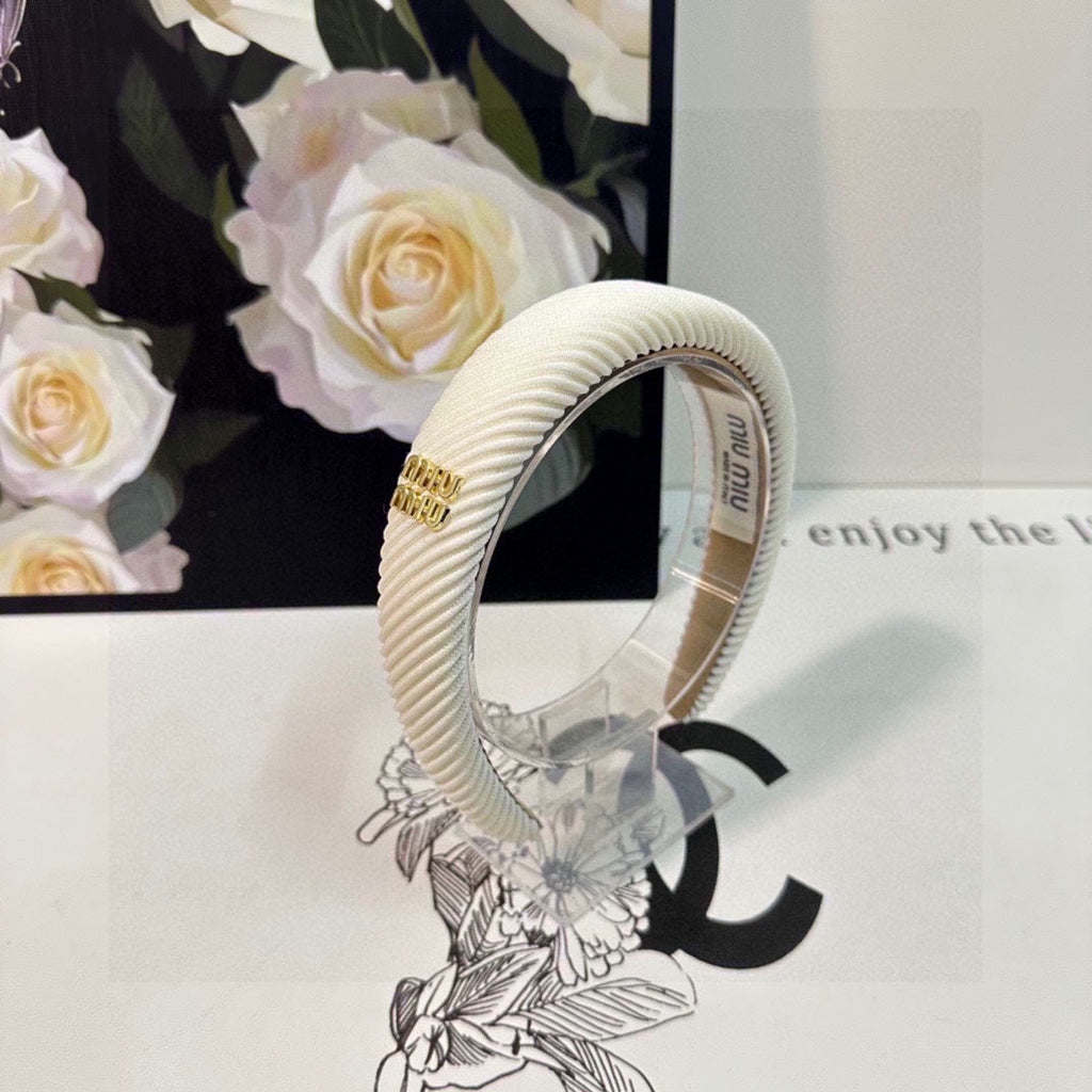 CHANEL THICK HEADBAND IN WHITE CORDUROY 412477