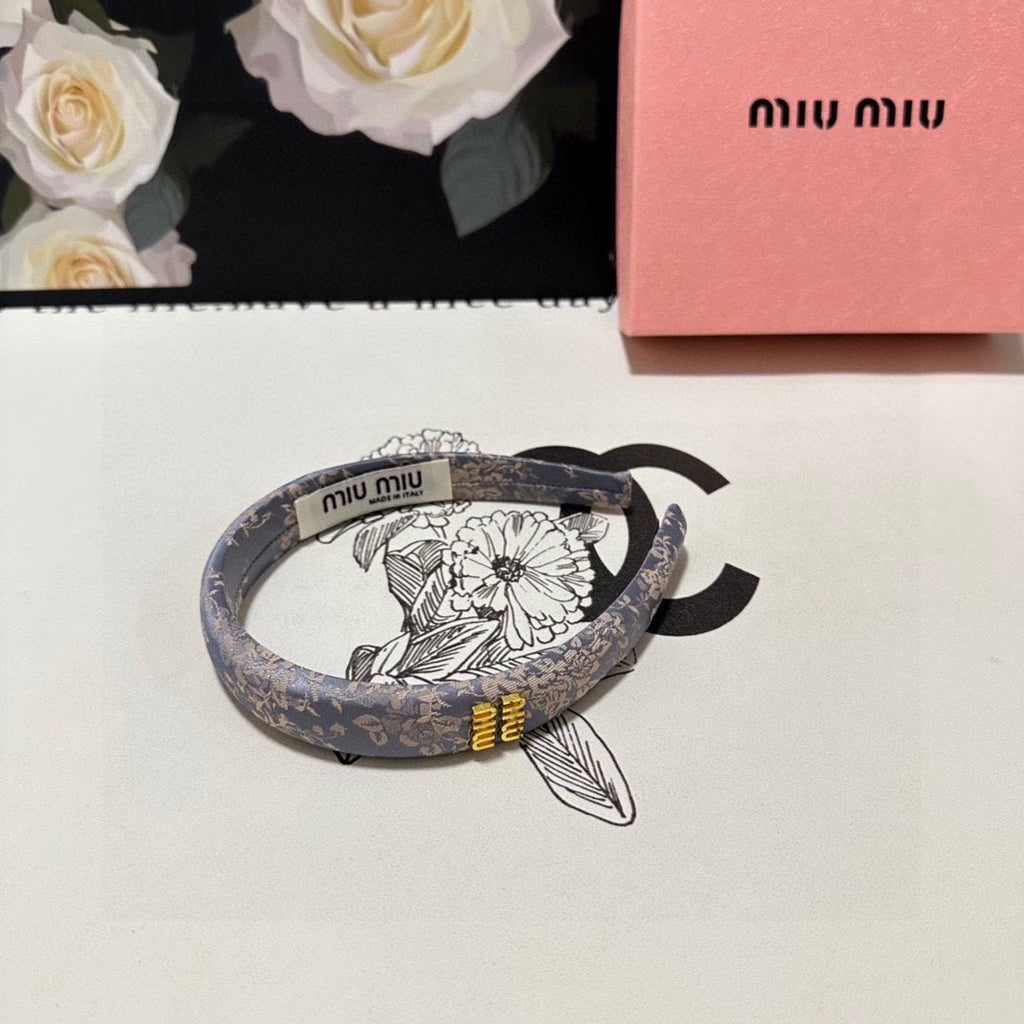 CHANEL HEADBAND WITH GARNITURE PRINT IN LAVENDER GRAY SILK 432824