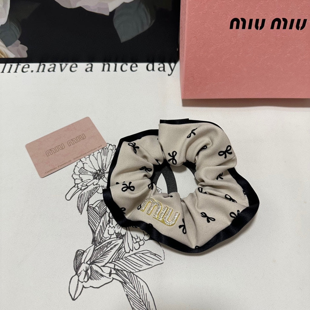 CHANEL HAIR TIE IN BEIGE MIX BLACK SPANDEX FABRIC 432828