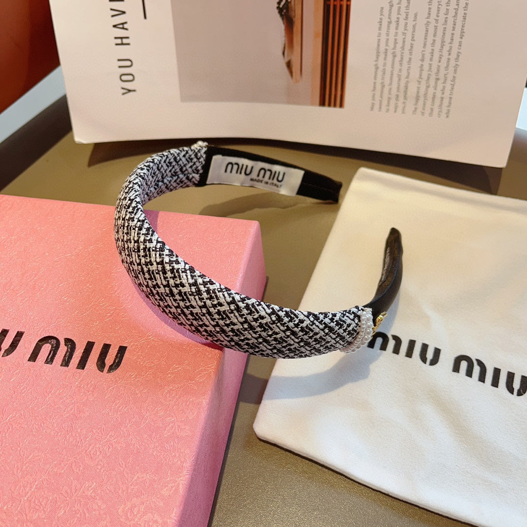 CHANEL HEADBAND IN BLACK TWEED AND SILK 262052