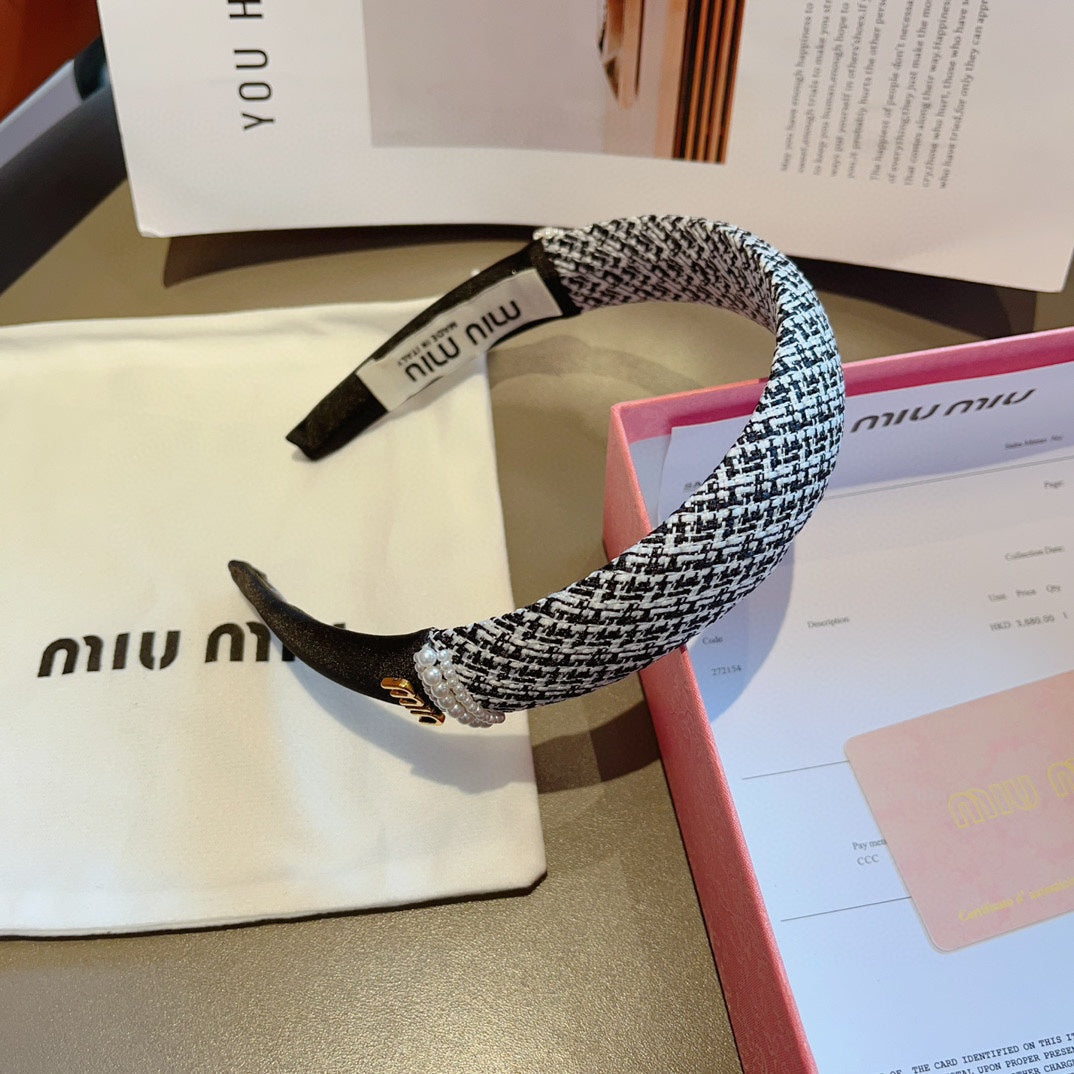 CHANEL HEADBAND IN BLACK TWEED AND SILK 262052