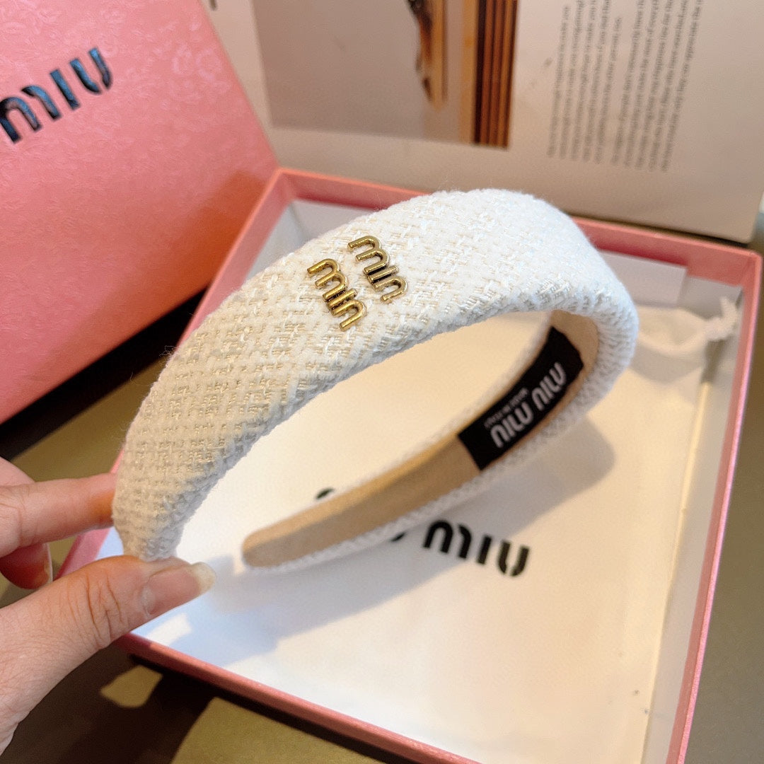 CHANEL SIMPLE HAIRBAND IN WHITE TWEED 282733