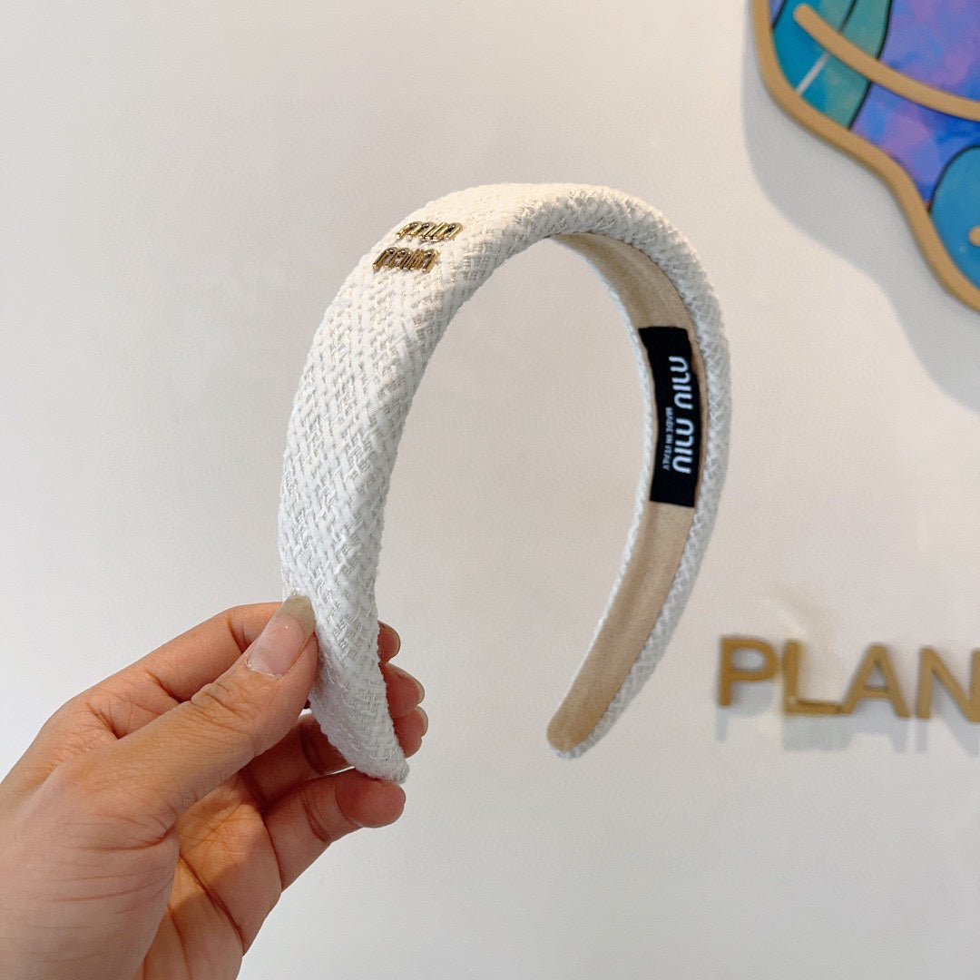 CHANEL SIMPLE HAIRBAND IN WHITE TWEED 282733