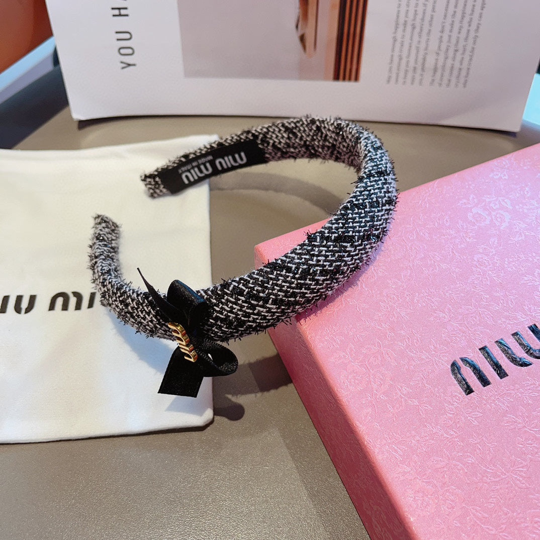 CHANEL BLACK MIX WHITE HEADBAND TWEED 409371