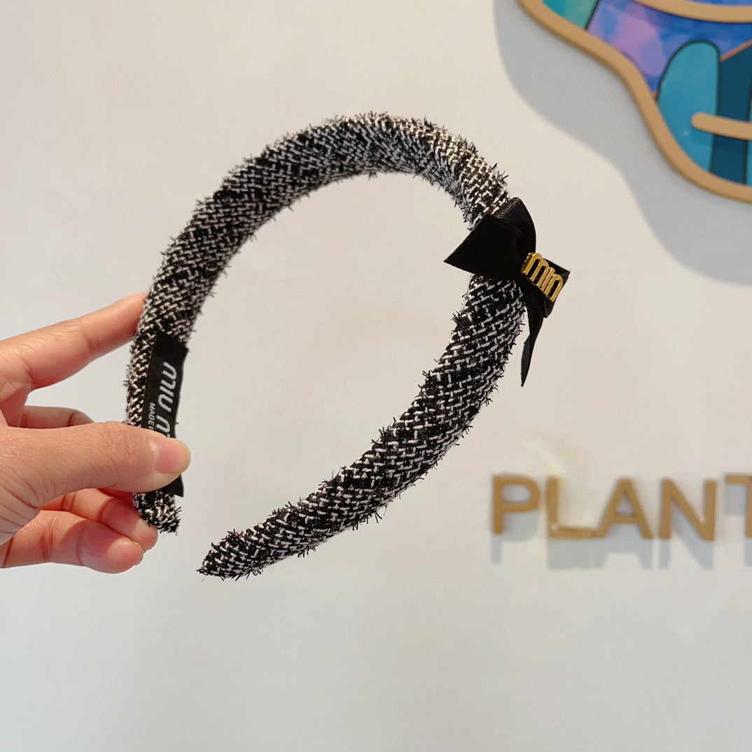 CHANEL BLACK MIX WHITE HEADBAND TWEED 409371