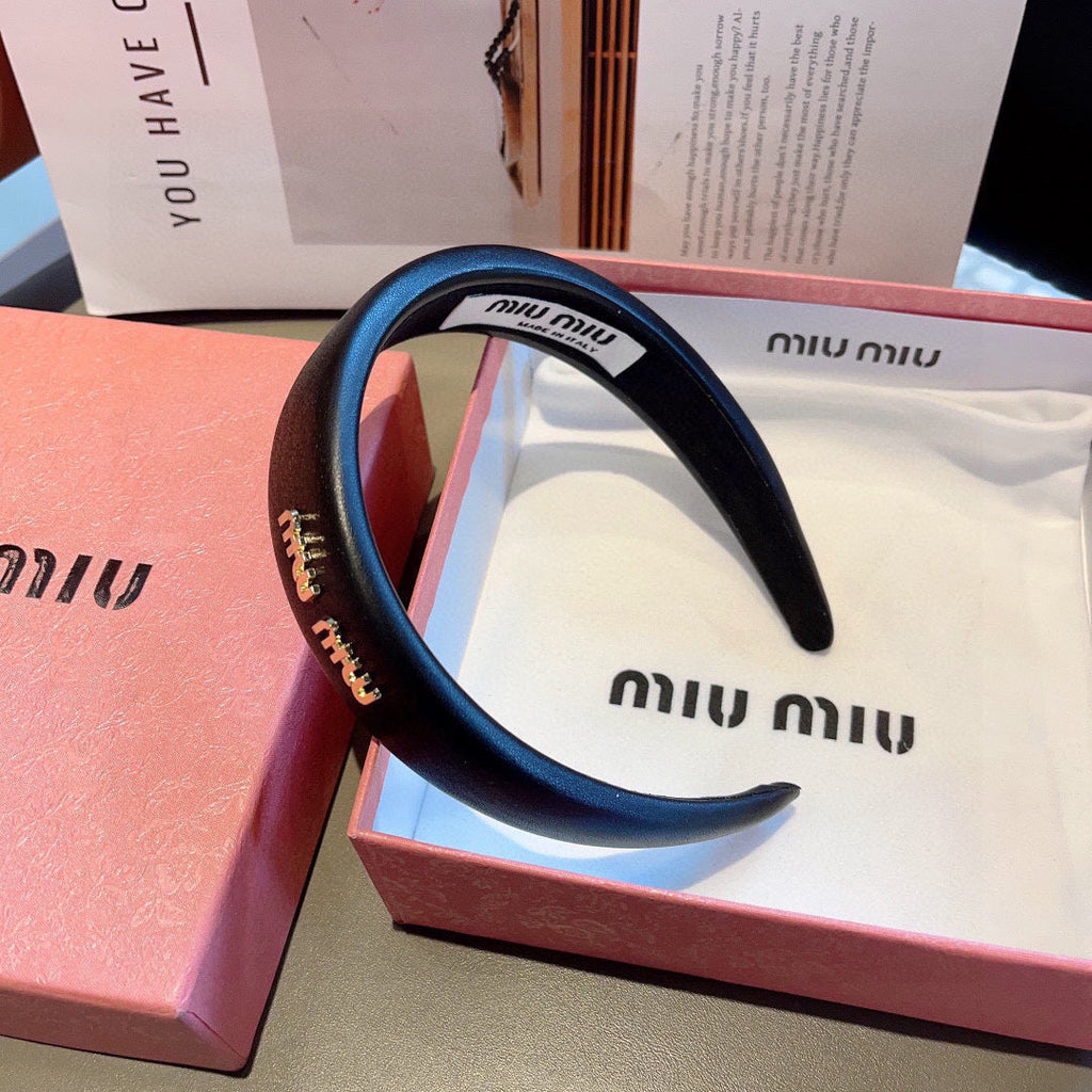 CHANEL THICK HEADBAND IN BLACK CALFSKIN GOLD LOGO 409395