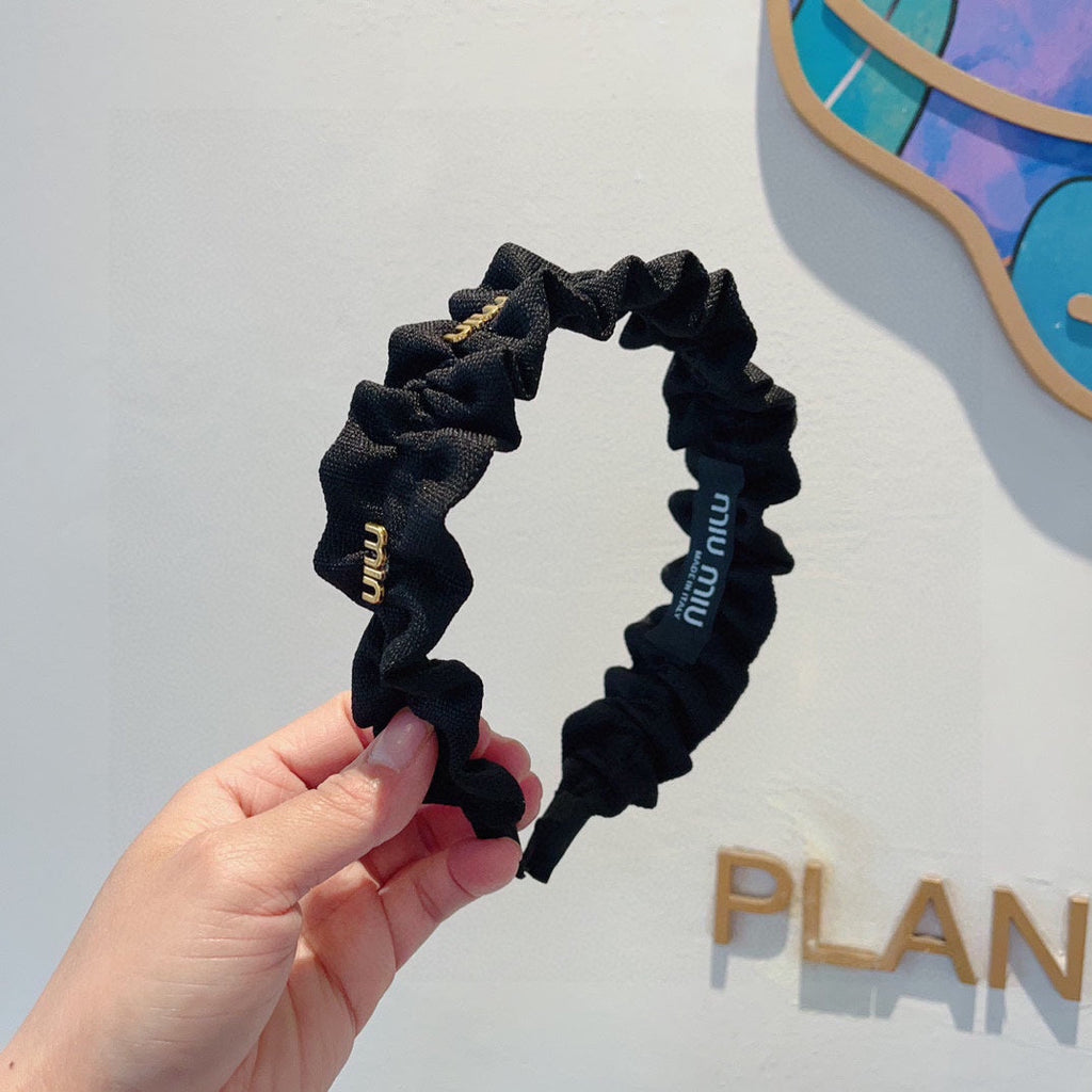 CHANEL HAIRBAND IN BLACK WRINKLED NYLON GOLD LOGO 415930