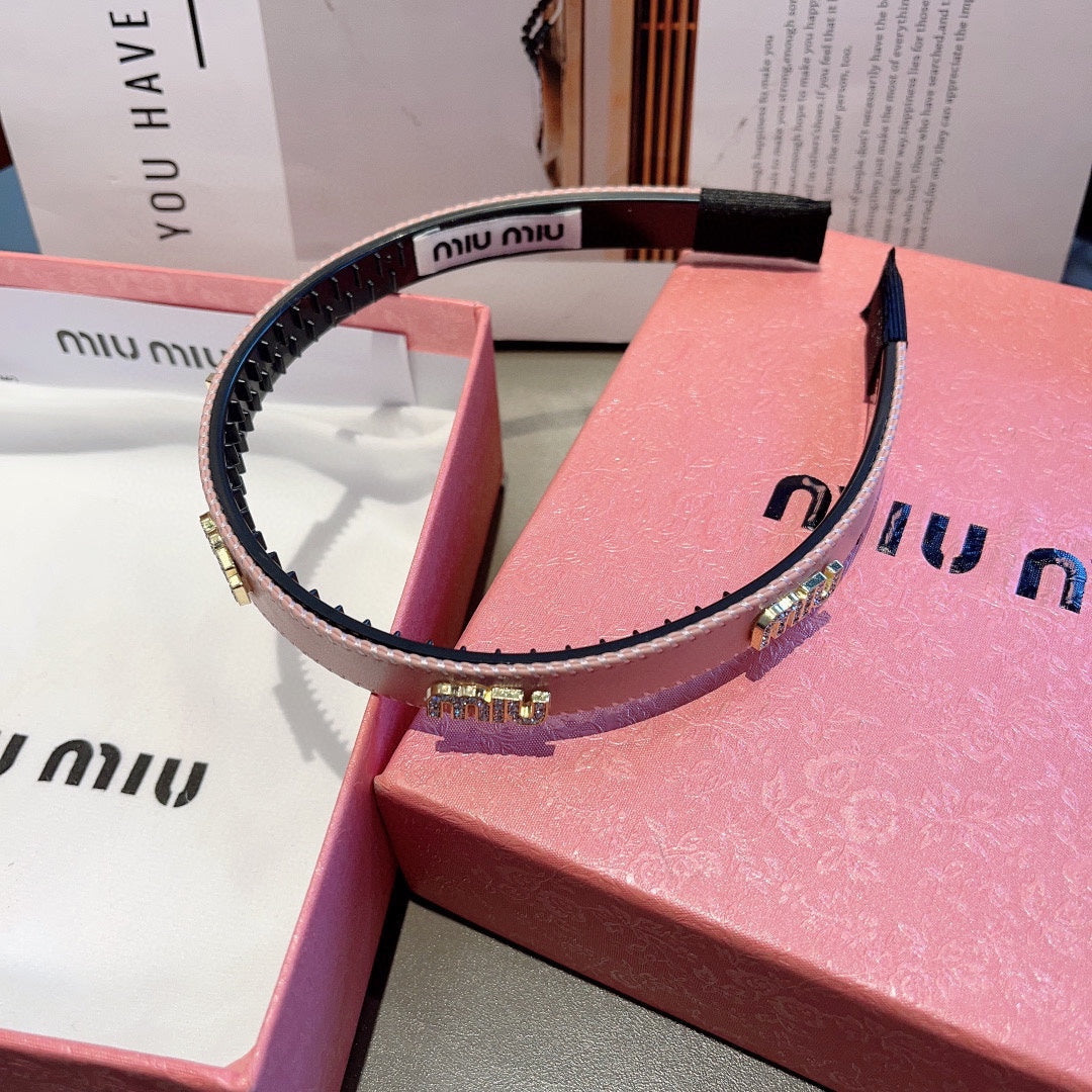 CHANEL HEAD BAND IN LIGHT PINK LAMBSKIN AND RESIN 417297