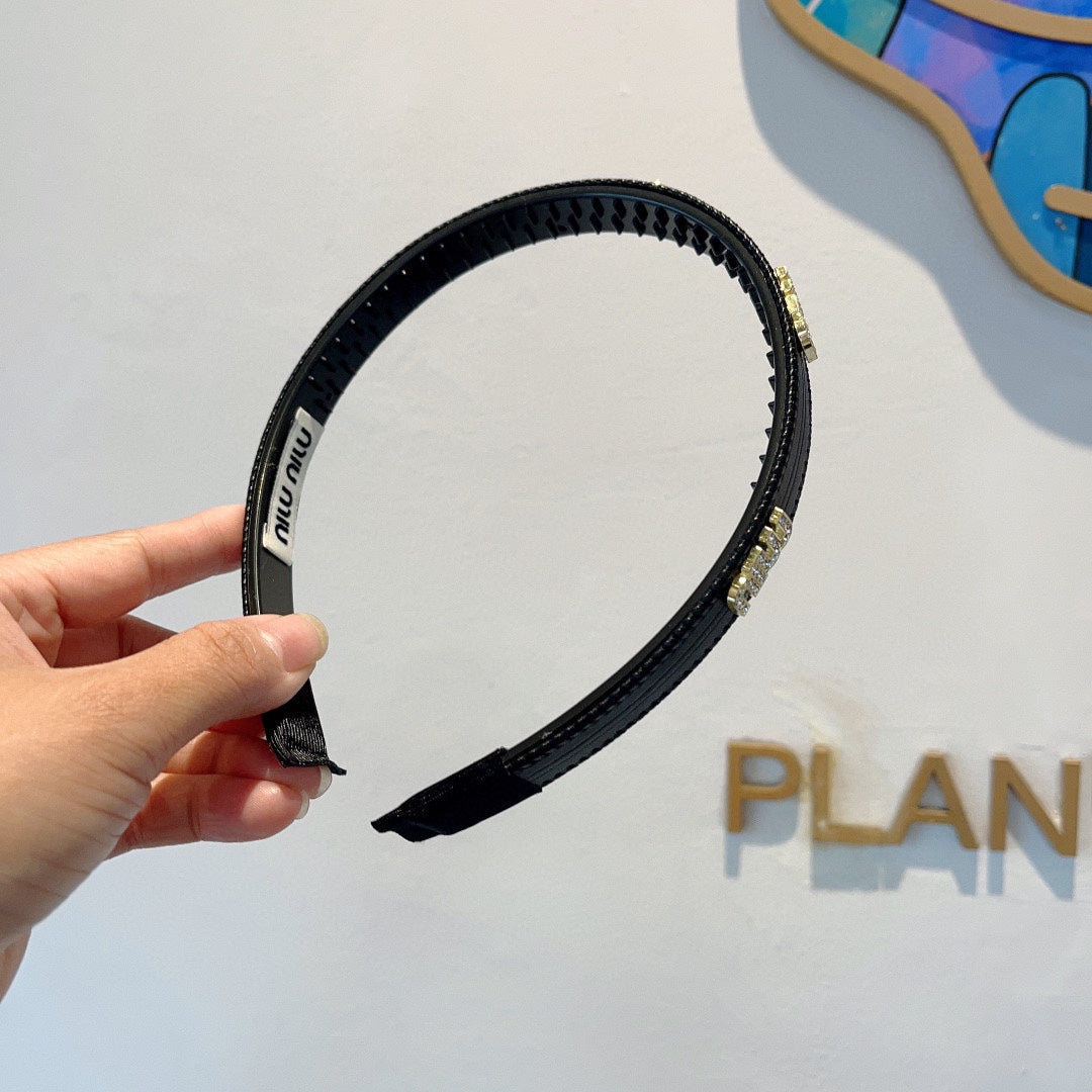 CHANEL HEAD BAND IN BLACK LAMBSKIN AND RESIN 417299