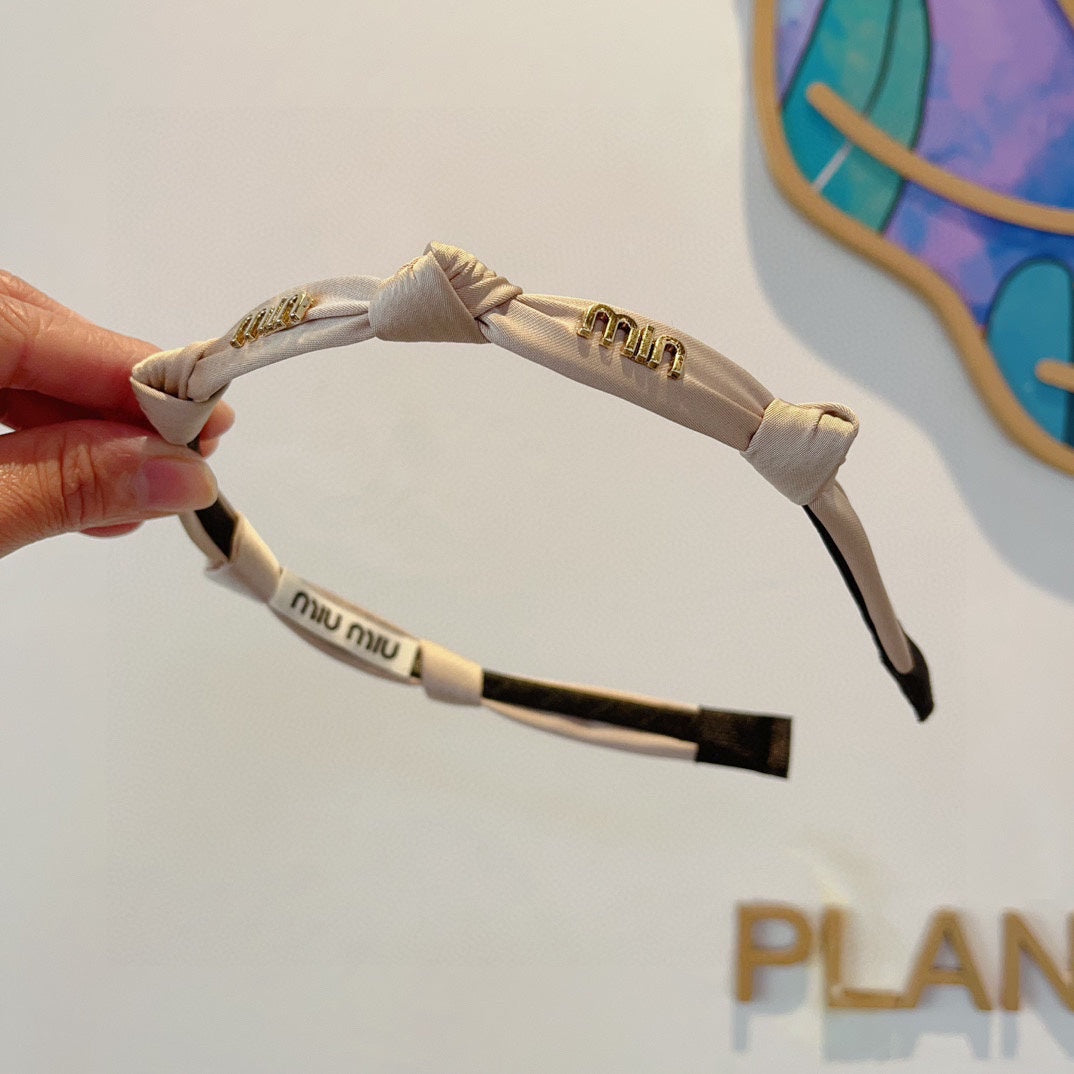 CHANEL HEADBAND GOLD LOGO IN BEIGE SILK 417302