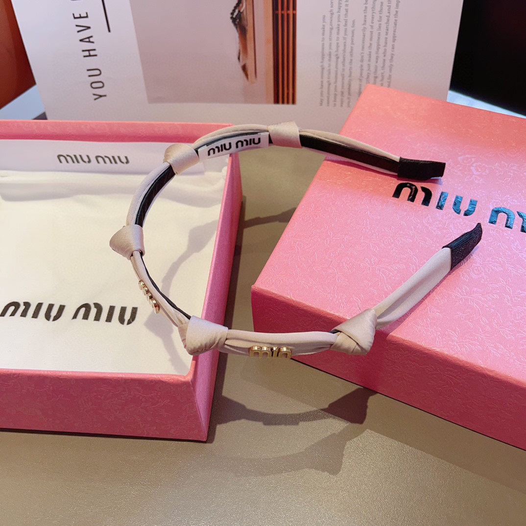 CHANEL HEADBAND GOLD LOGO IN BEIGE SILK 417302