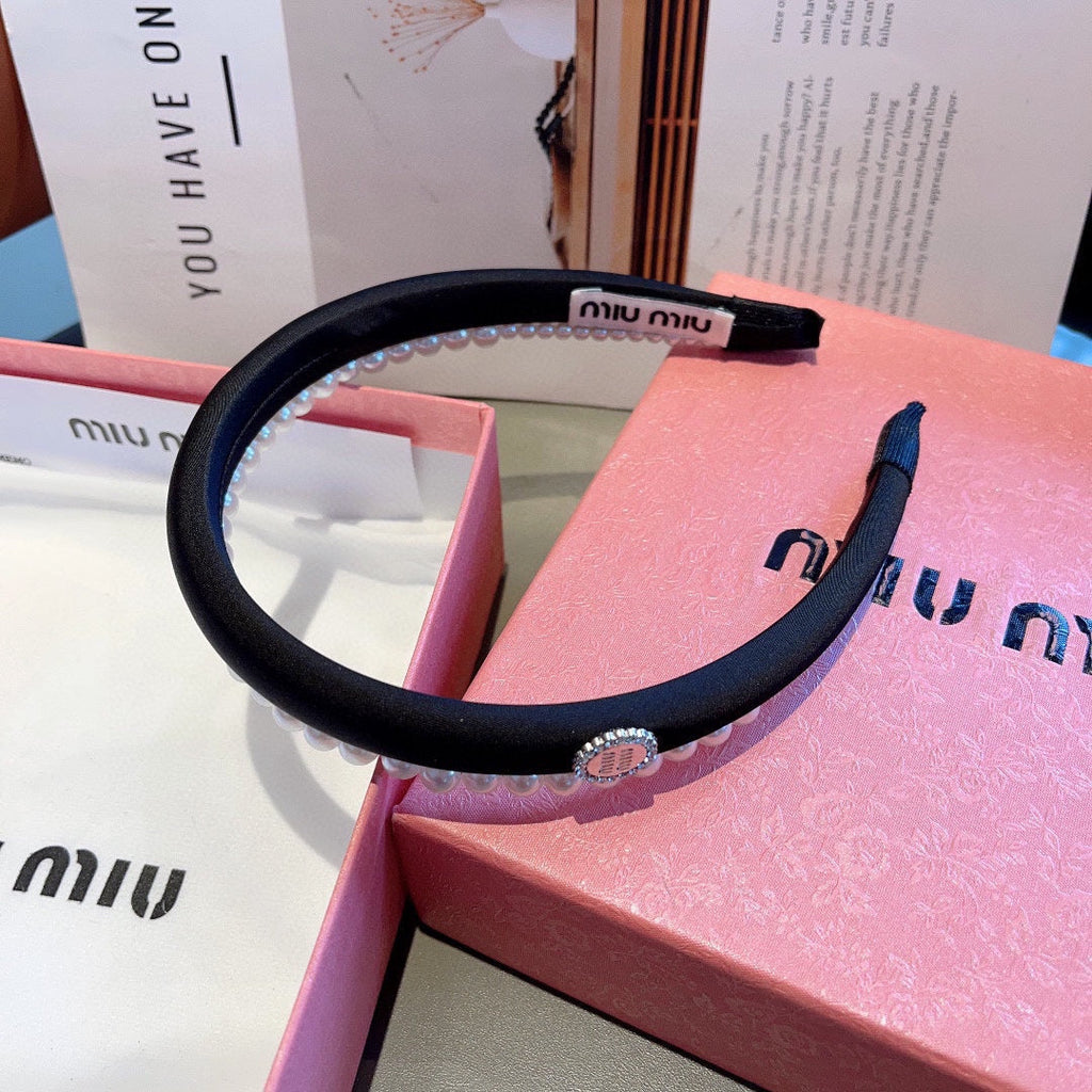 CHANEL HAIR BAND IN BLACK COTTON ATTACHED PEARL CHAIN 418901