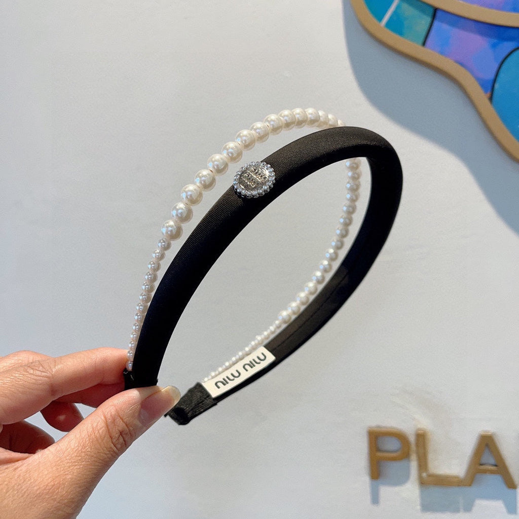 CHANEL HAIR BAND IN BLACK COTTON ATTACHED PEARL CHAIN 418901