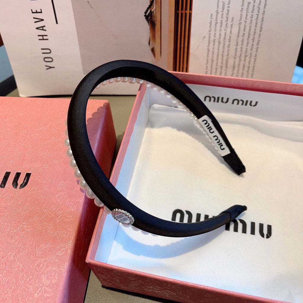 CHANEL HAIR BAND IN BLACK COTTON ATTACHED PEARL CHAIN 418901