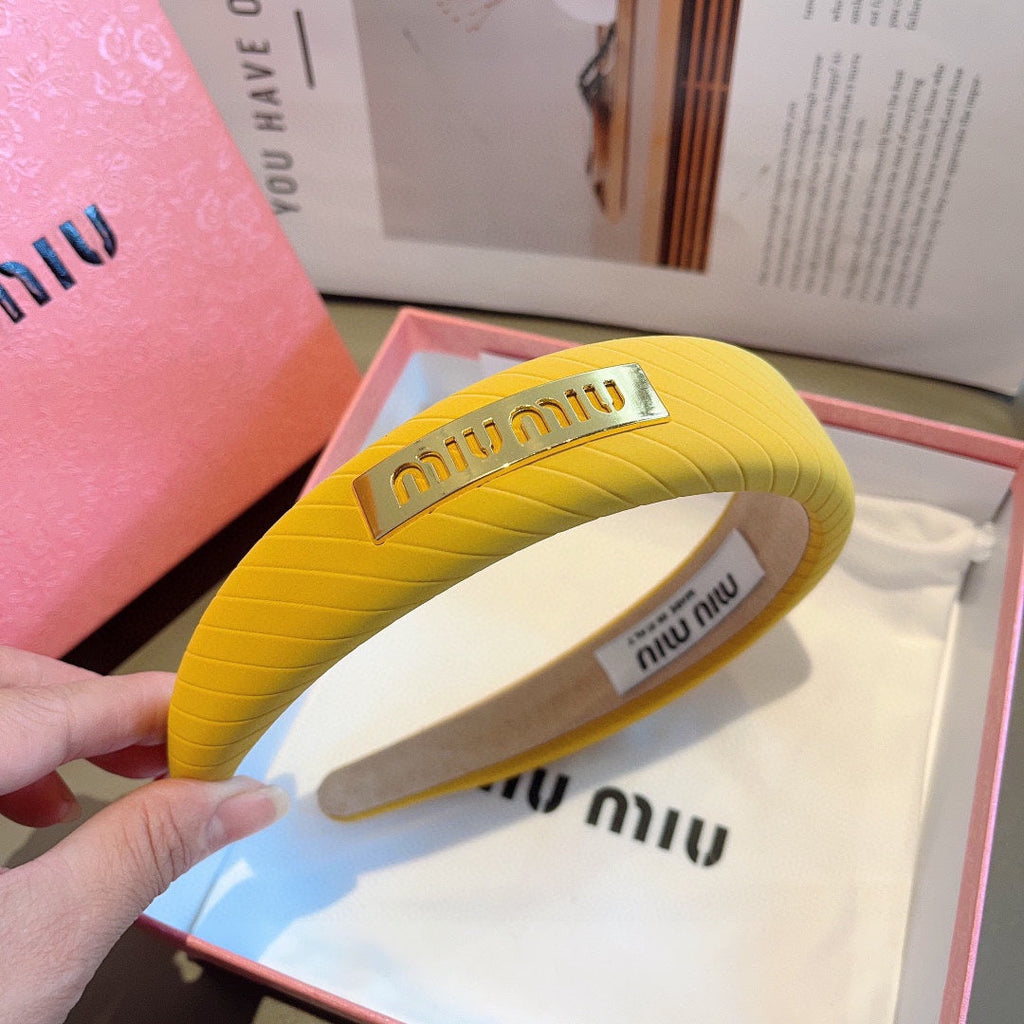 CHANEL THICK HEADBAND IN YELLOW DIAGONAL LEATHER 425478