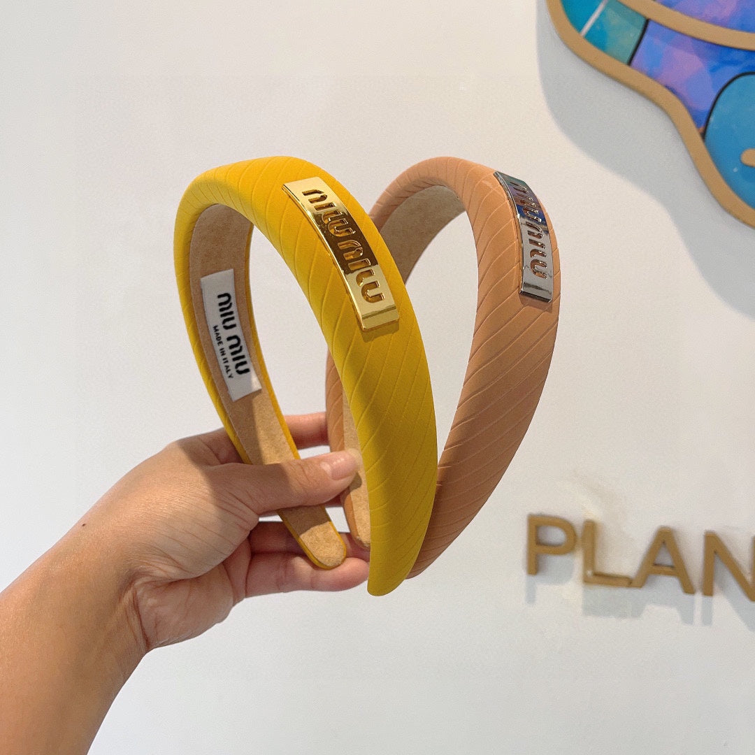 CHANEL THICK HEADBAND IN YELLOW DIAGONAL LEATHER 425478