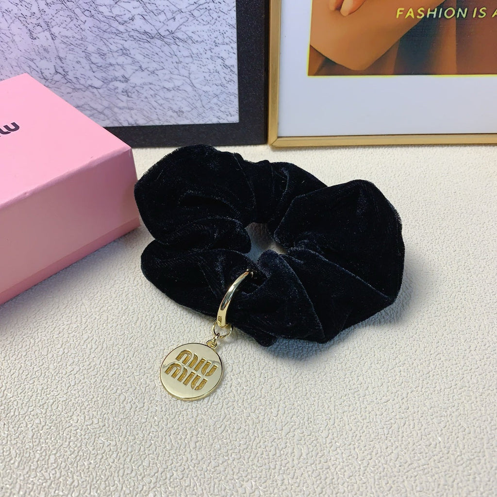CHANEL BLACK VELVET SCRUNCHIE ATTACHED GOLD TAG LOGO 136818