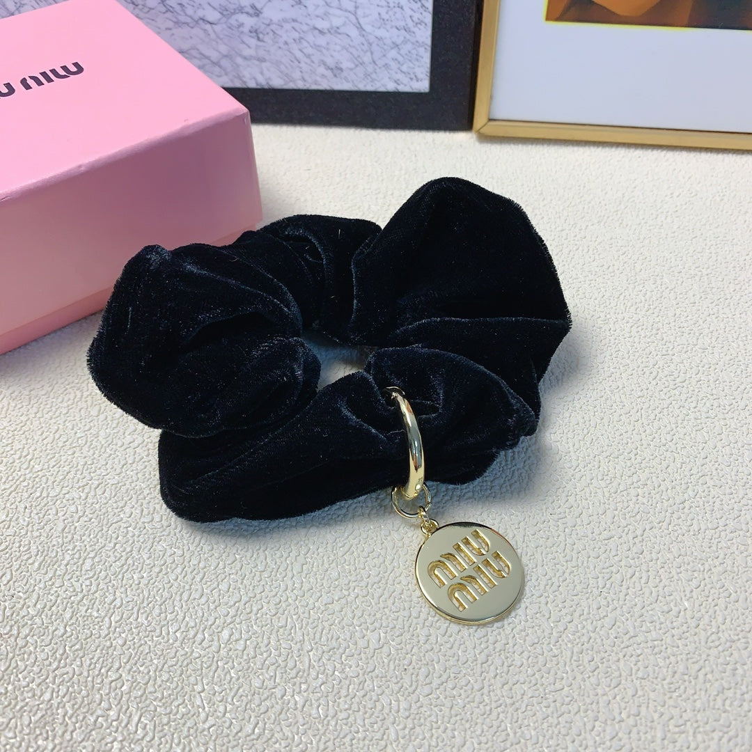 CHANEL BLACK VELVET SCRUNCHIE ATTACHED GOLD TAG LOGO 136818