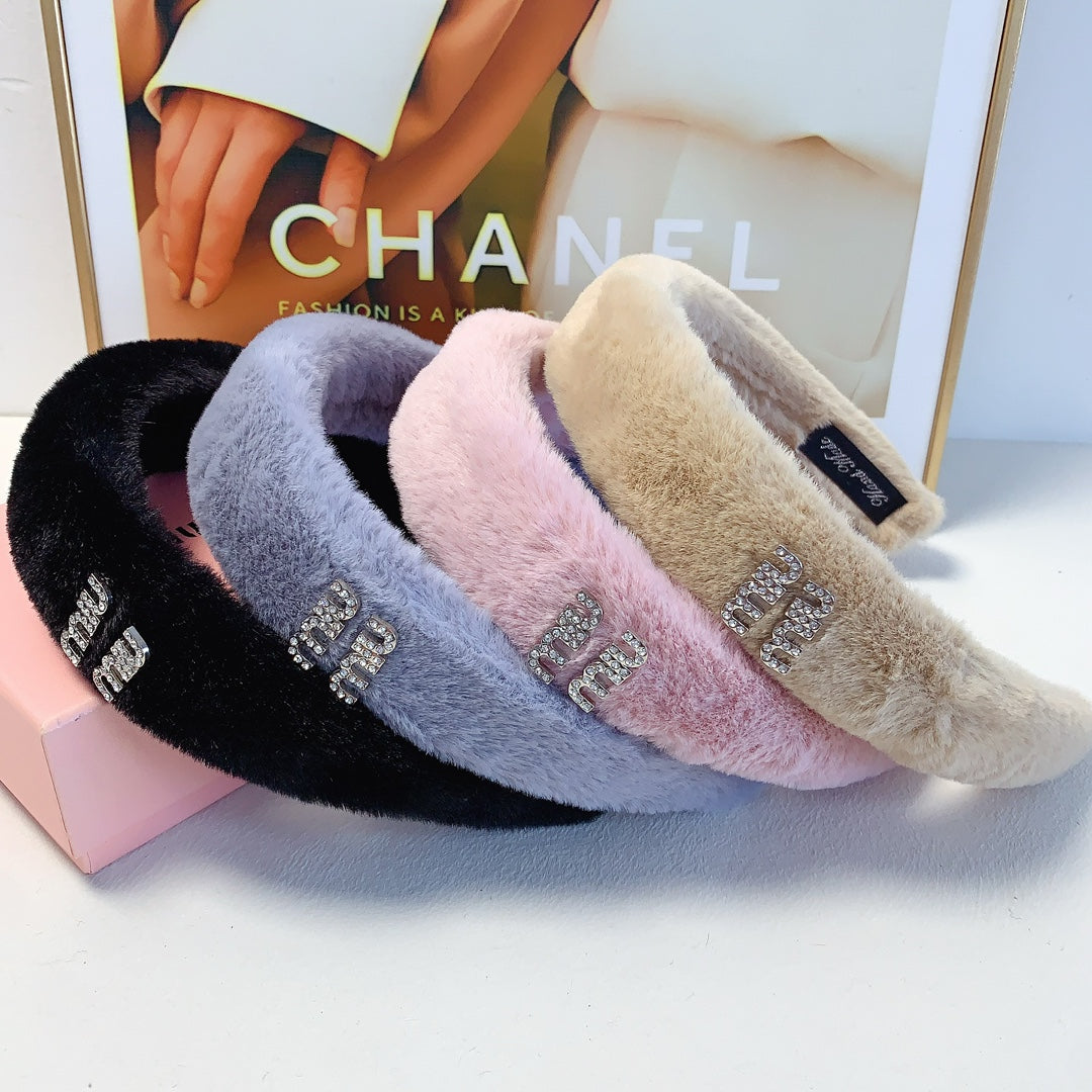 CHANEL HEAD BAND IN BLACK RABBIT FUR