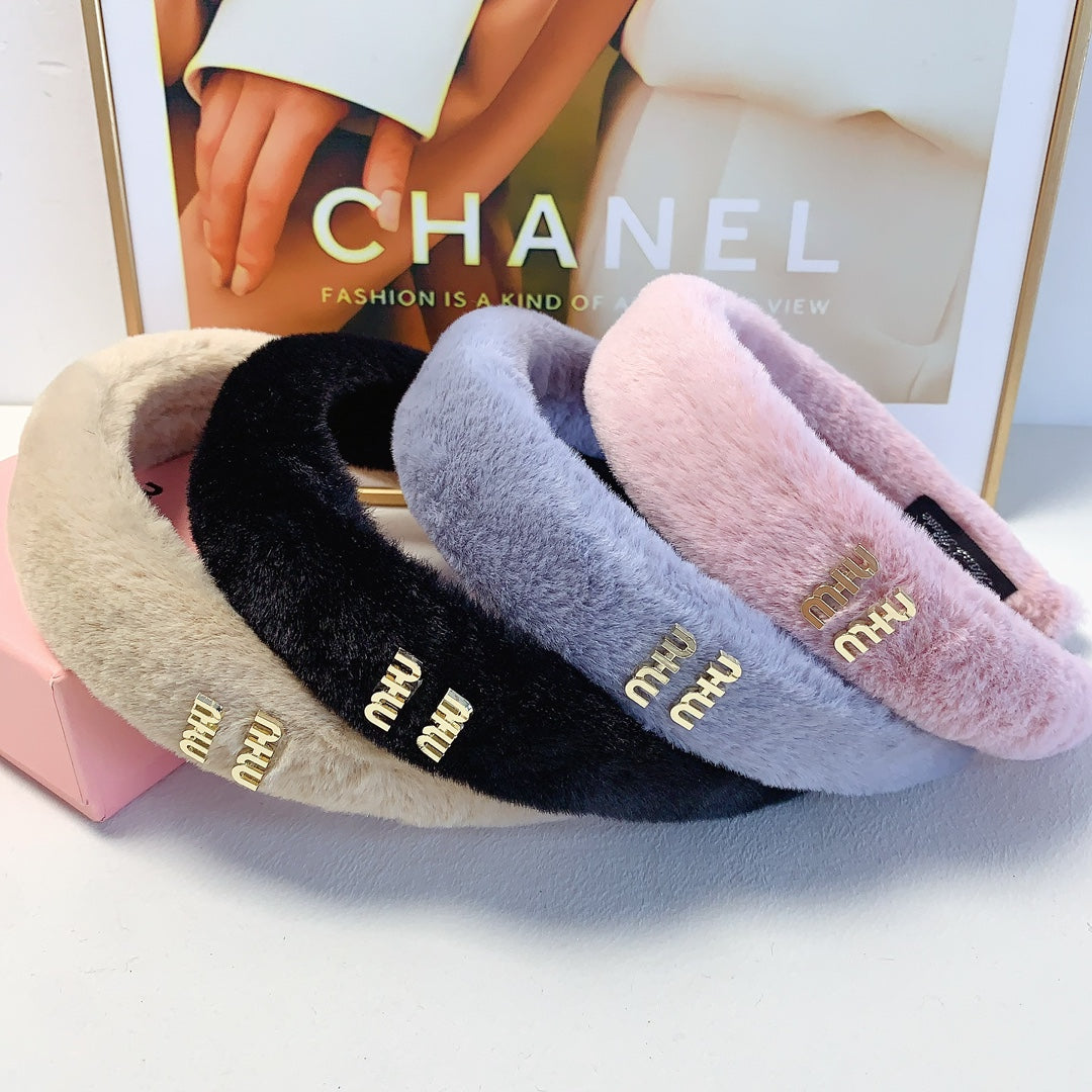 CHANEL HEAD BAND IN PINK RABBIT FUR